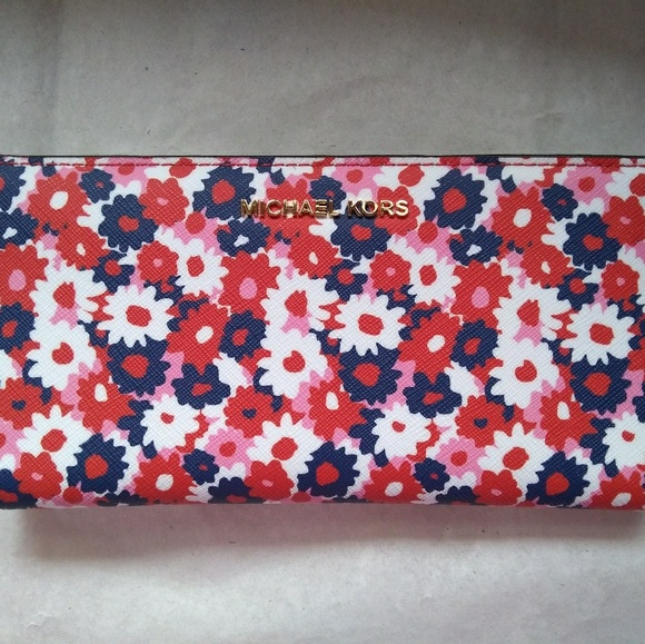 Michael Kors Handbags - Michael Kors Jet Set Large Carnation Slim Wallet